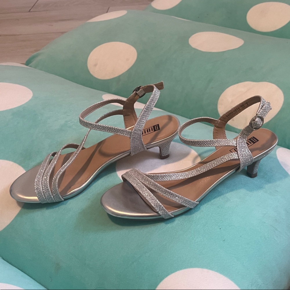 Elegant Silver Strappy Short heels